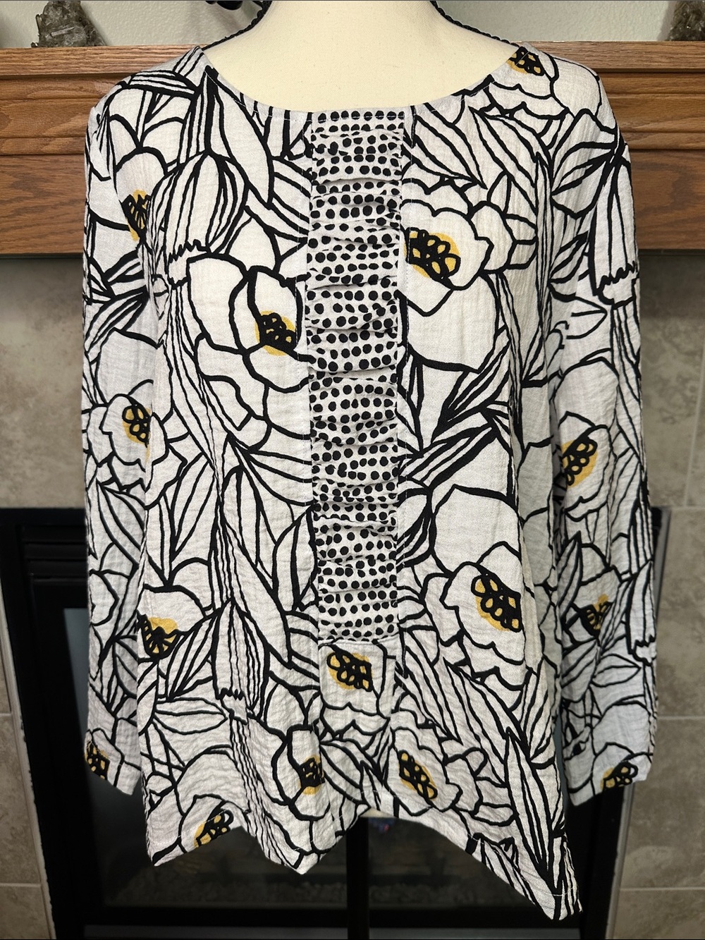 Habitat Clothes to Live In M Floral Crinkle Ruched 3/4 Sleeve Top NWT